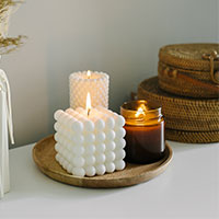 Enciende tu <span class="Momm"> M O M M</span>  Candle